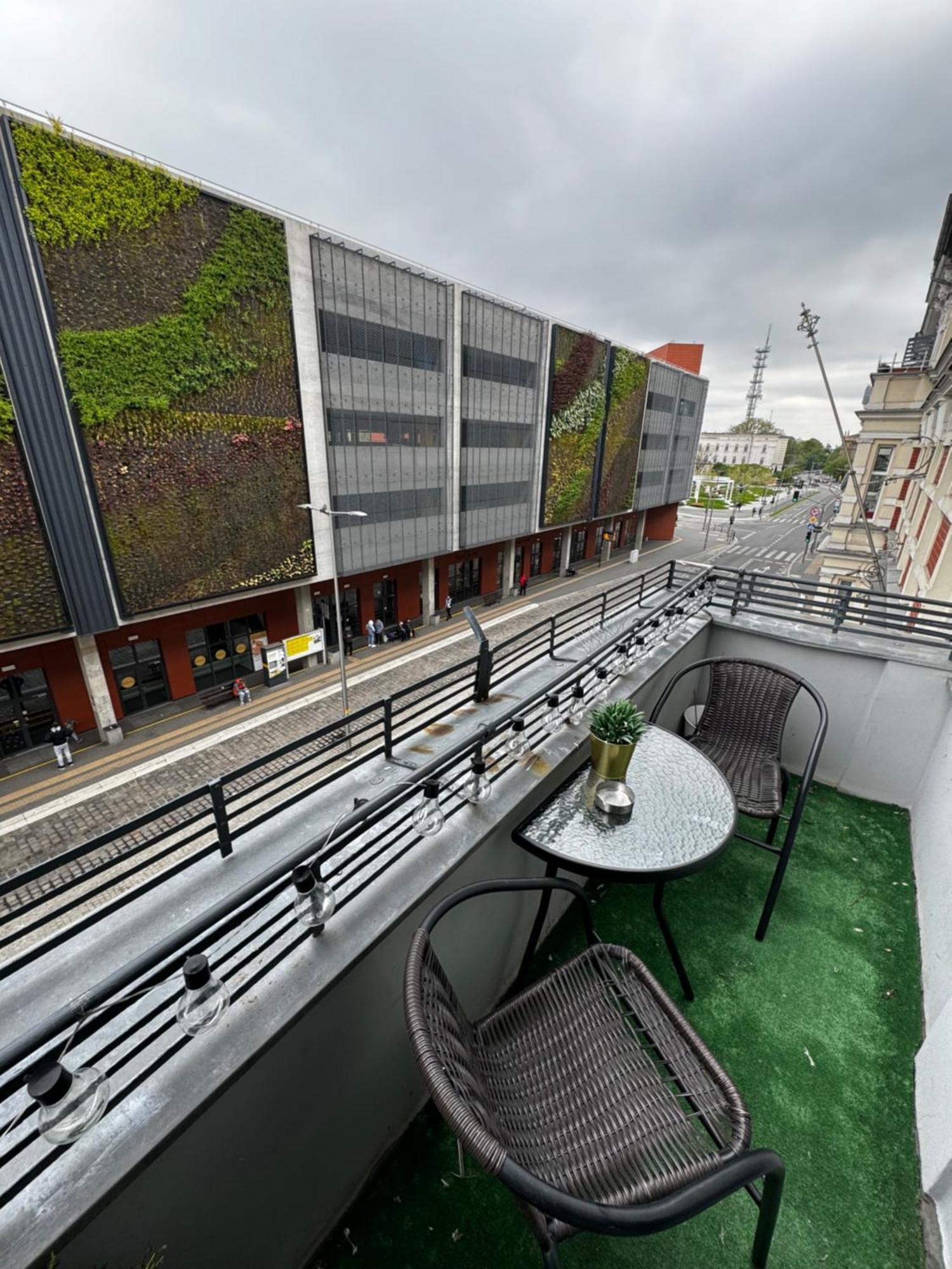Apartament Flaming Deluxe Z Balkonem - Scisle Centrum Naprzeciwko Pkp I Pks - Self Check In - Darmowy Parking - Pozne Wymeldowanie Do 12 - Wystawiamy Fv Opole Esterno foto
