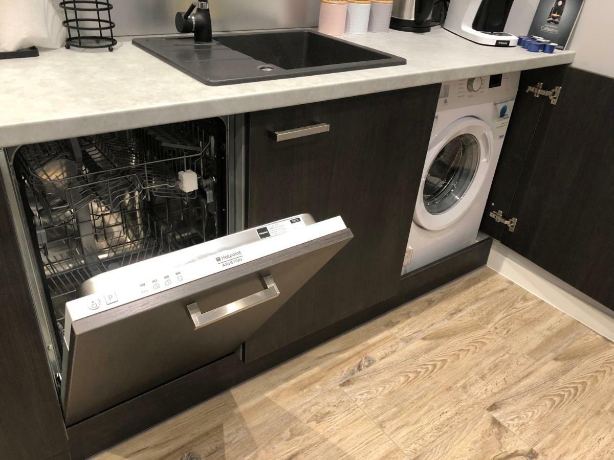 Apartament Flaming Deluxe Z Balkonem - Scisle Centrum Naprzeciwko Pkp I Pks - Self Check In - Darmowy Parking - Pozne Wymeldowanie Do 12 - Wystawiamy Fv Opole Esterno foto